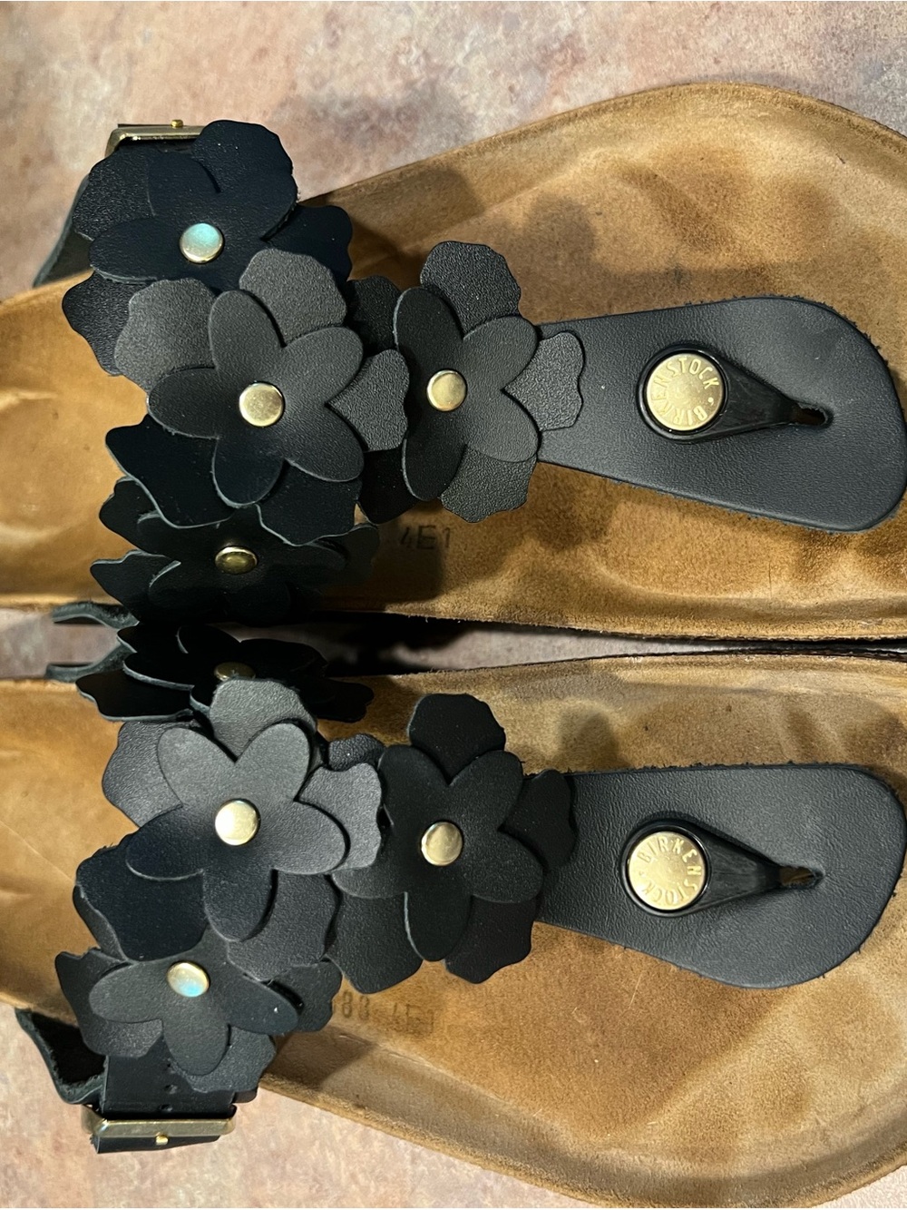 Birkenstock Black Gizeh Flower-size 41 Med/Narrow